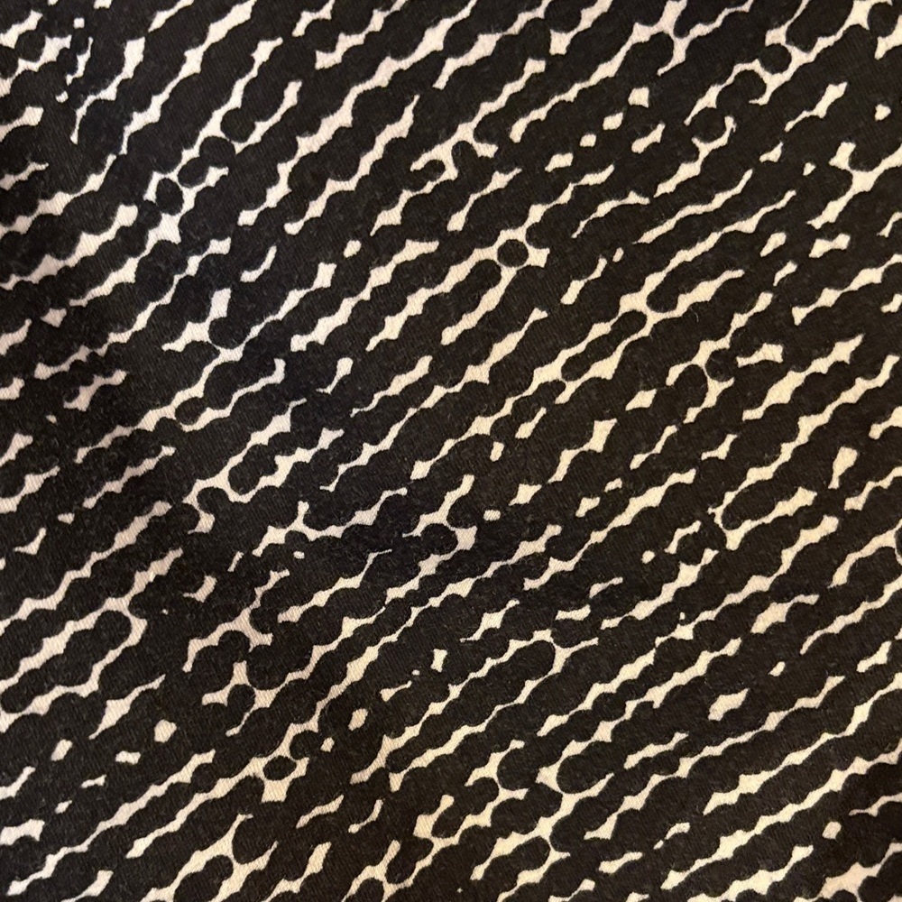 New York & Company Black and White Capris Size 12 - Picture 4 of 4